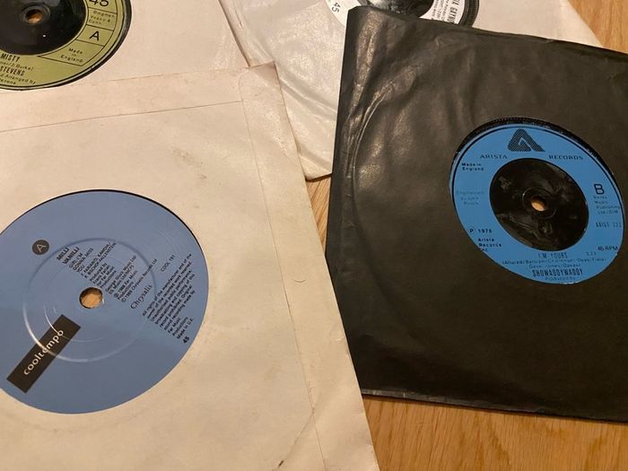 69 7" singles records vinyl