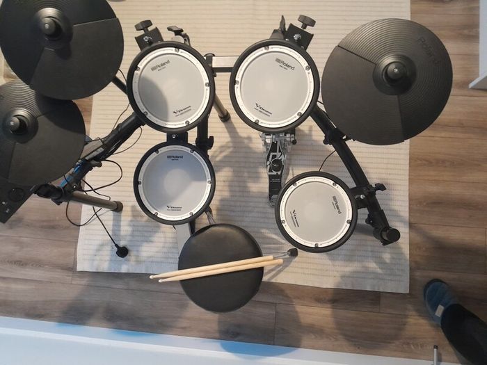 Roland TD-07 Drum kit