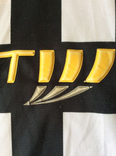 Juventus FC. Turin. Italy. Official Lotto Home Jersey Season 2001/2002. Collect In Dublin Or Receive Via Post.