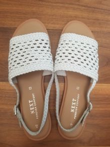 Flat leather sandals, size 9/43
