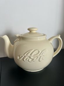 Aga Teapot