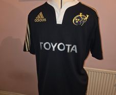 Munster Rugby 2011 Jersey - Small size