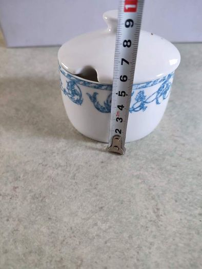 Vintage Jam/honey Or Suger Bowl  Lided Bon China Dish.