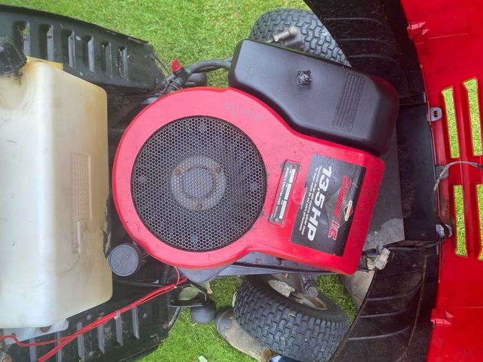 Ride on lawnmower