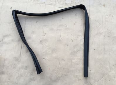 RH Front Door Glass Rubber (Fiat Punto 176)