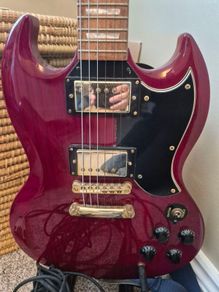 Vintage Guitar, Amp,  Guitar Pedal & Guitar Stand