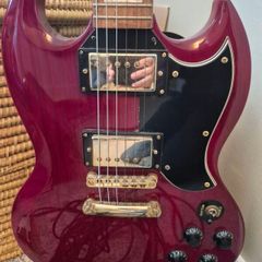Vintage Guitar, Amp,  Guitar Pedal & Guitar Stand