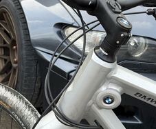 BMW Urban Bike 29 Disc Brakes Shimano Deore
