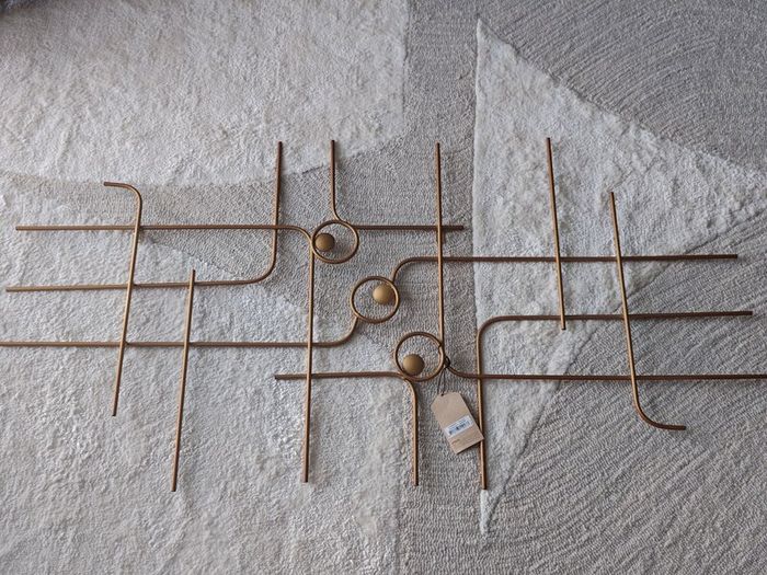 BePureHome "Symphony" Minimalist Metal Wall Art (Antique Brass)
