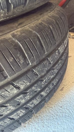 Land Cruiser 4 alloys and great tires