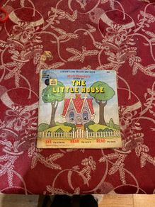 Vintage childrens book Walt Disney 'The Little House'