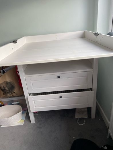 baby changing table