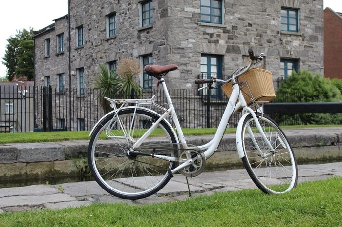 Ladies Bike Raleigh Caprice - 3 Speed Internal Gears Basket included