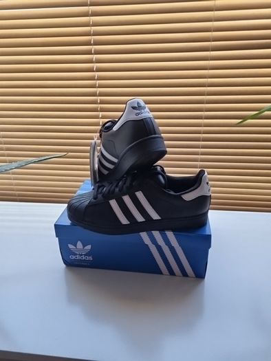 adidas superstar original Black