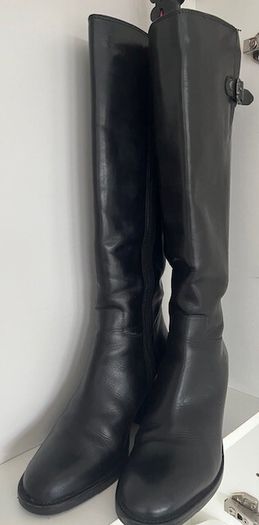 Clarks Black Leather Boots Knee High.  Ladies Size Uk 6.5  / Eu 40  In excellent lightly used Condition.