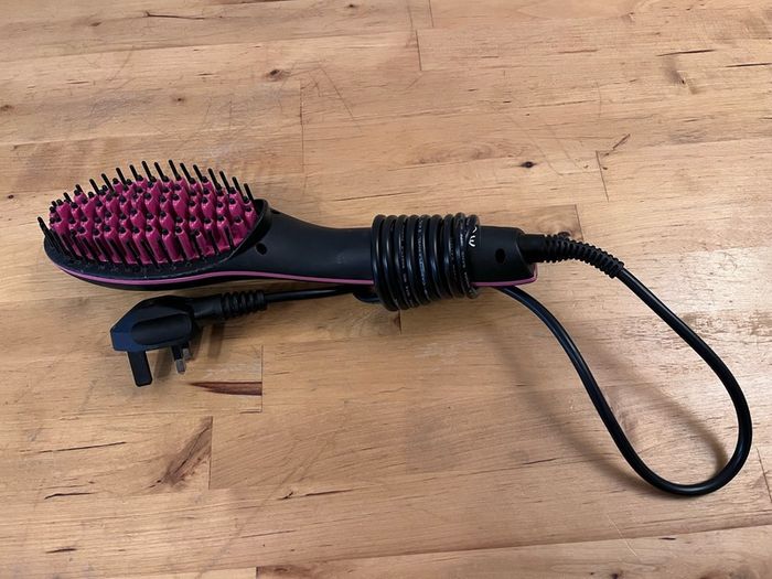 Simply Straight, Ceramic hair straightening brush