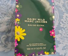 marc Jacobs daisy wild eau so extra