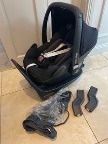 Maxi Cosi Car seat, Isofix base and Accessories