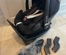 Maxi Cosi Car seat, Isofix base and Accessories