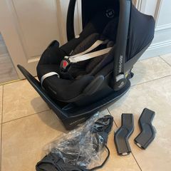Maxi Cosi Car seat, Isofix base and Accessories