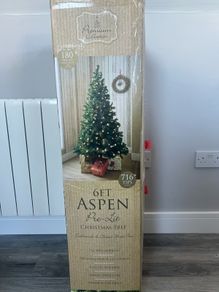 Christmas Tree 6 foot prelit