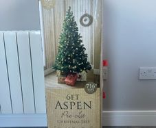 Christmas Tree 6 foot prelit