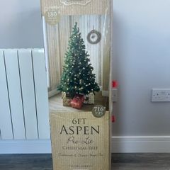 Christmas Tree 6 foot prelit