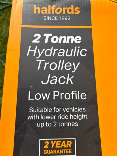 Trolley Jack low profile for cars. Vans etc