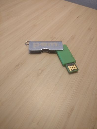 USB Flash Drive 4GB