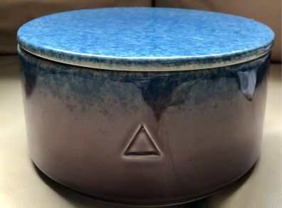 Ceramic pot with lid