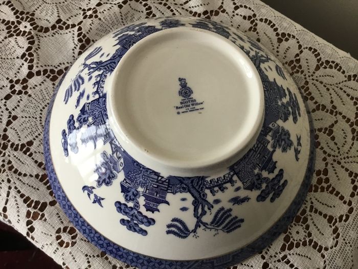 Vintage Royal Doulton Booths Real Old Willow  pattern bowl