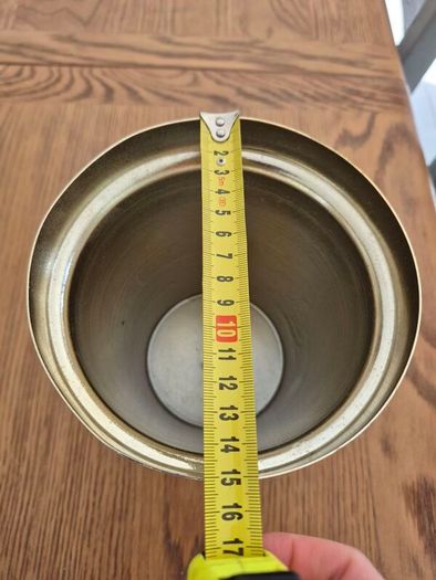Metal flower pot