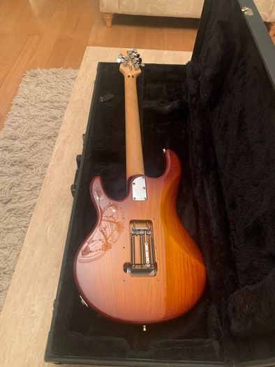 musicman Silhouette