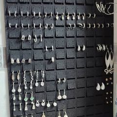 Hanging earrings storage