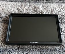 Feelworld external camera monitor in excellent working condition.