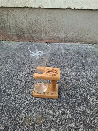Kwak belgian beer glass possible to post