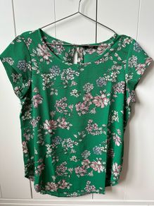 Only women ladies top, t-shirt, like new, immaculate condition, barely used