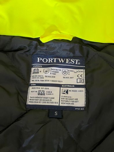 Portwest S460 - Hi-Vis Winter Bomber Jacket