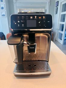 Philips 5400 Series LatteGo Fully Automatic Coffee Machine (EP5447/90) + Extras