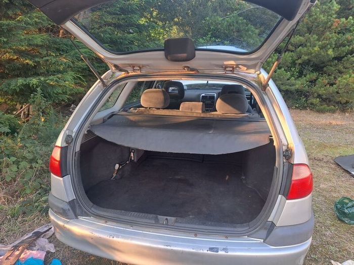 2001 Toyota Avensis