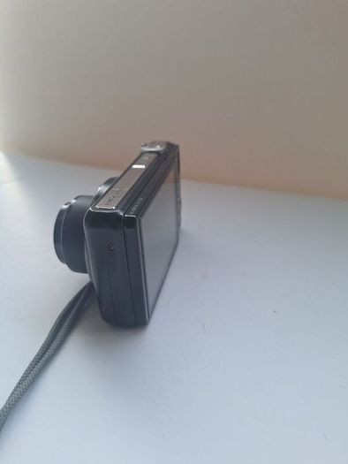 Olympus D-720 Digital Camera Boxed