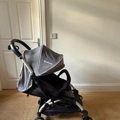 Yu Yu Compact stroller