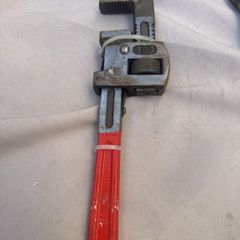 pipe wrench