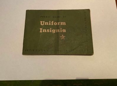 Militaria: Ww2 Uniform Pocket Guide Book