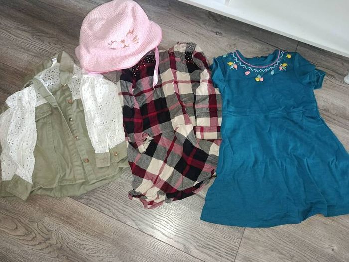 Girl's bundle of clothes
