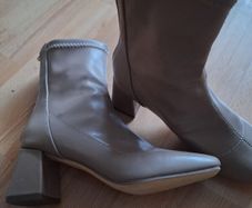 Ankle Boots .. Size: 4UK
