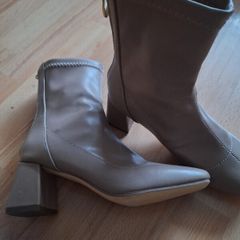 Ankle Boots .. Size: 4UK