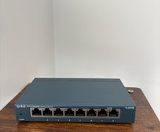 TP-Link 8 port Gigabit switch