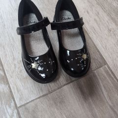 clarks school shoes