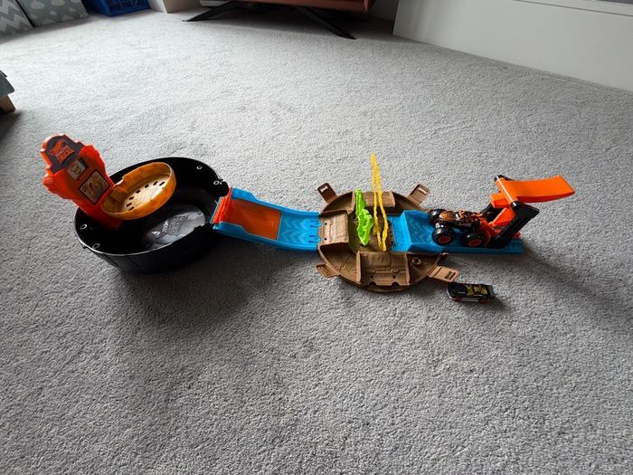 Hotwheels Portable Monster Truck Set